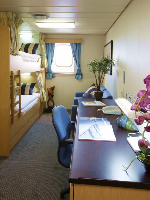 DYT Yacht Express The State Room © Onne van der Wal http://www.vanderwal.com/
